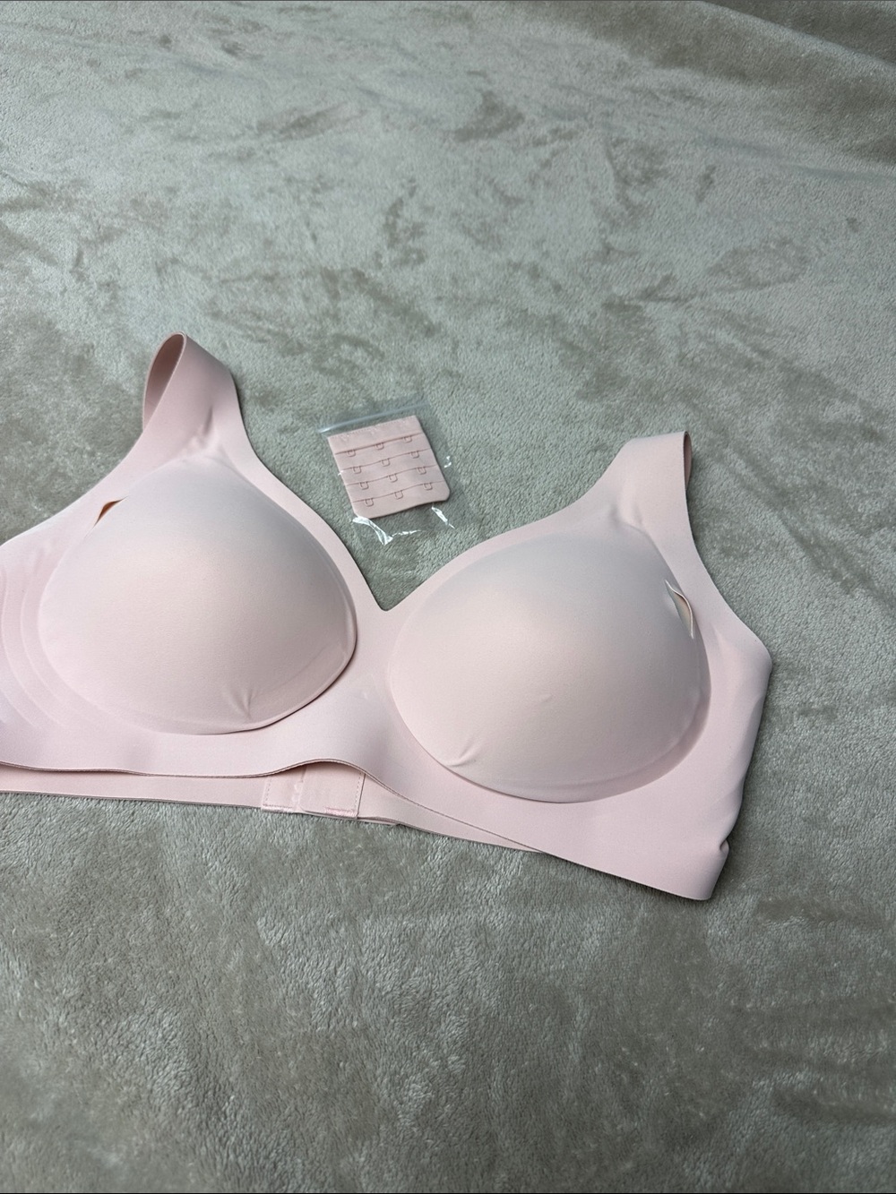 Seamless Wireless T-Shirt Bra in Pale Pink